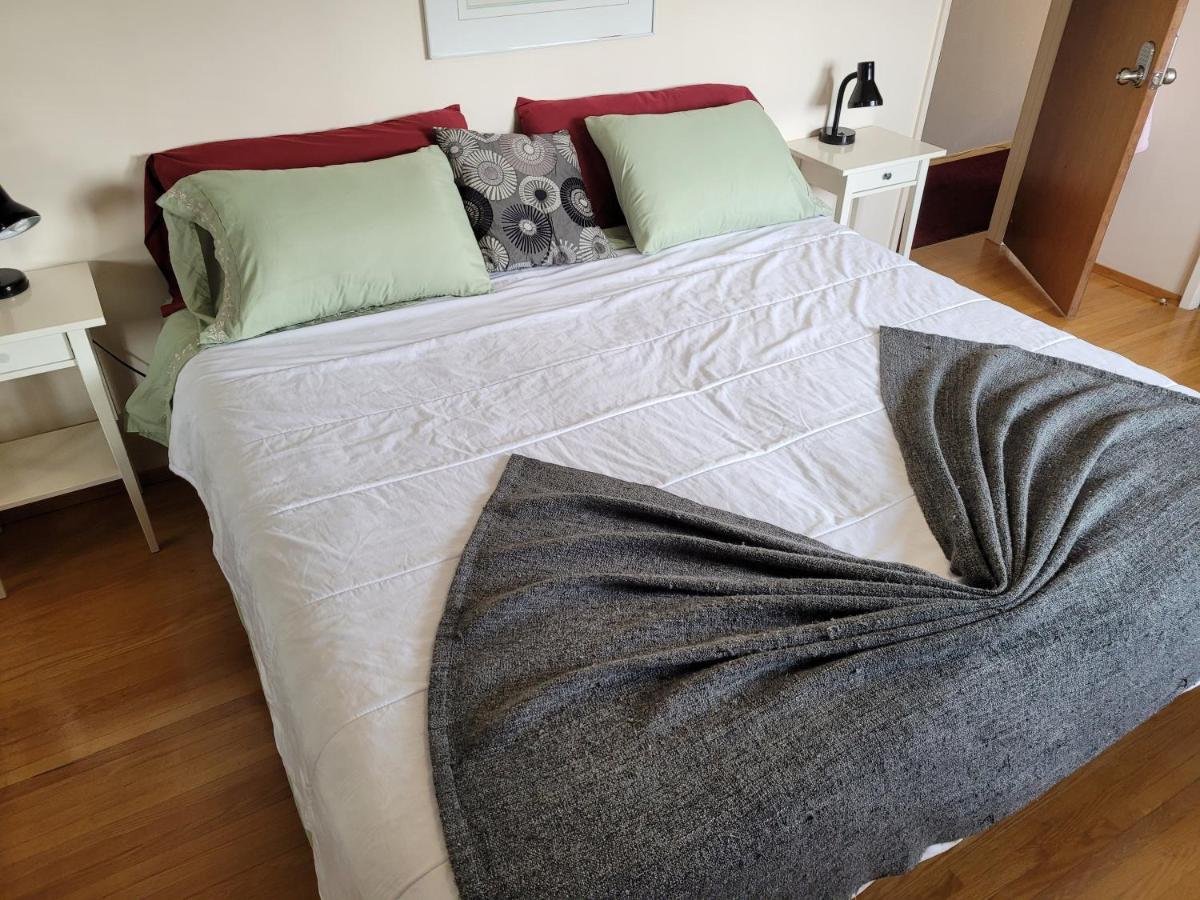The Dewberry Homestay B&B Edmonton Luaran gambar