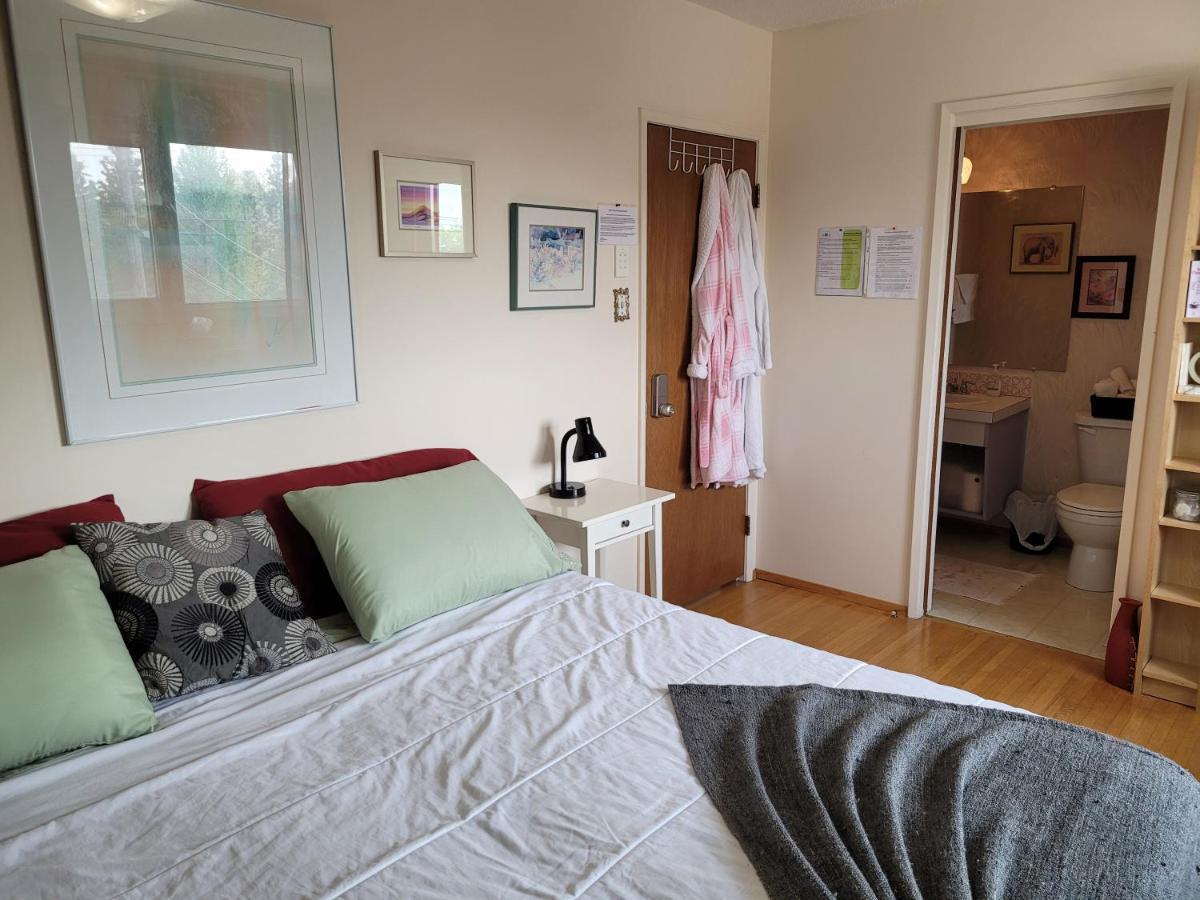 The Dewberry Homestay B&B Edmonton Luaran gambar
